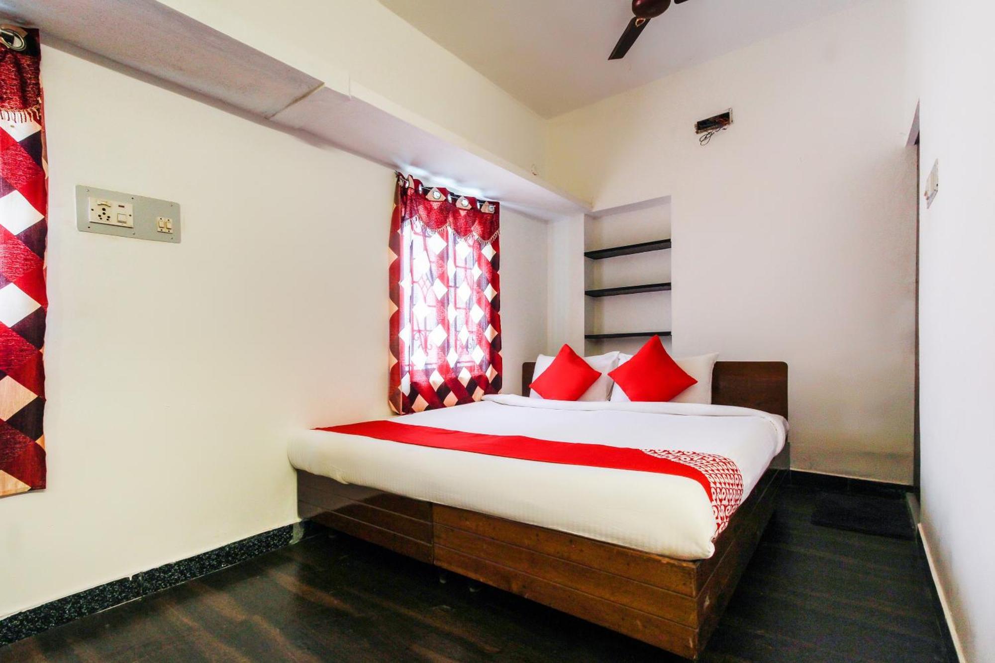 Hotel Lakshmi Narayana Салем Екстериор снимка