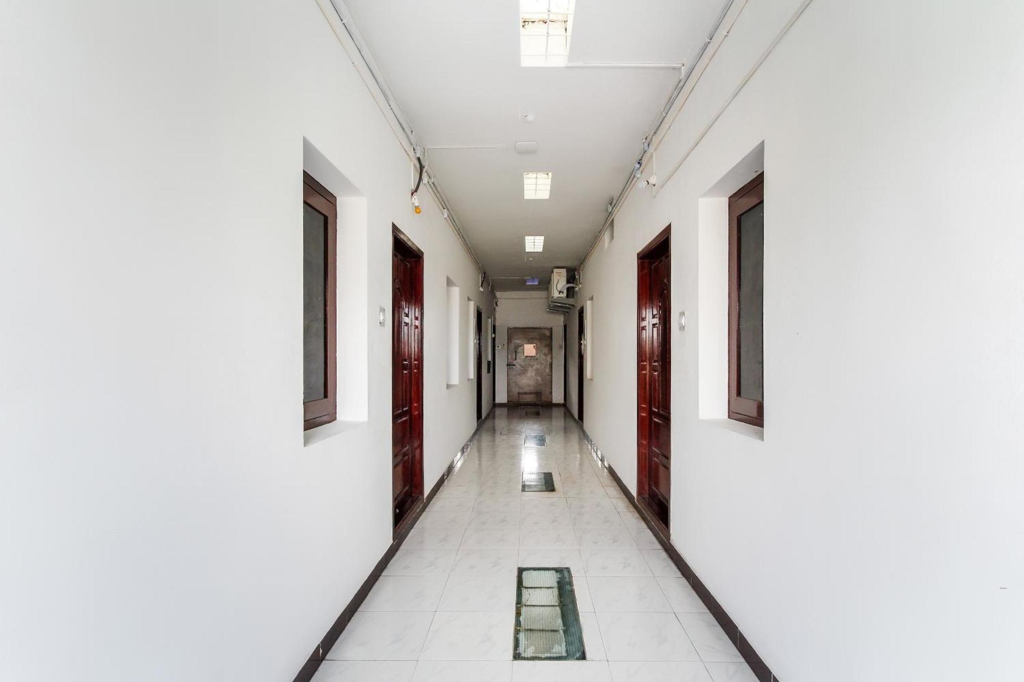 Hotel Lakshmi Narayana Салем Екстериор снимка