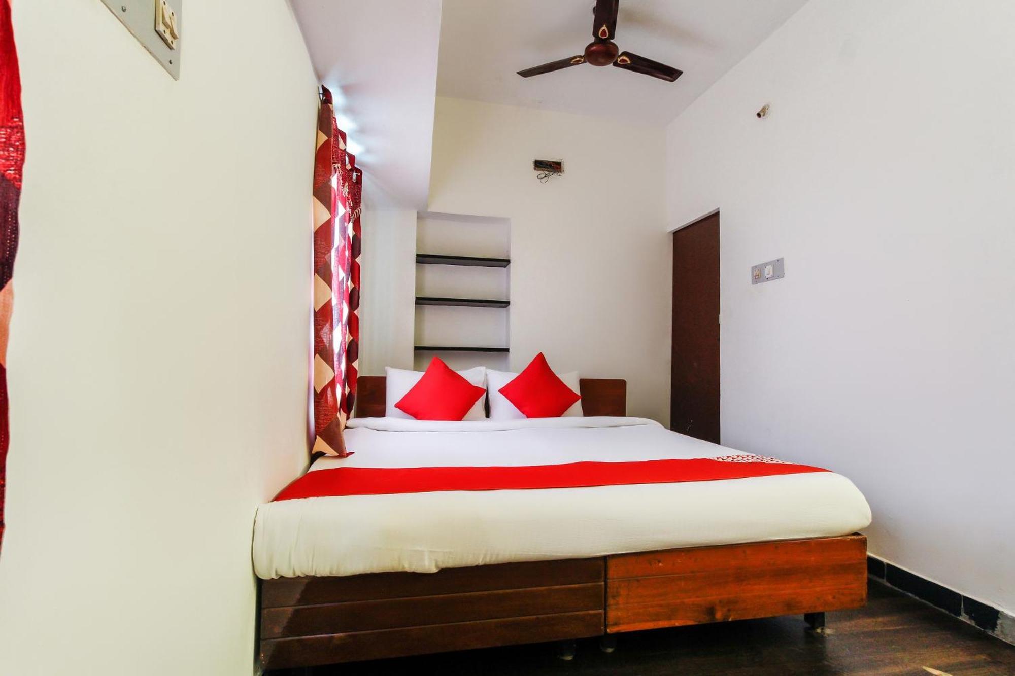 Hotel Lakshmi Narayana Салем Екстериор снимка
