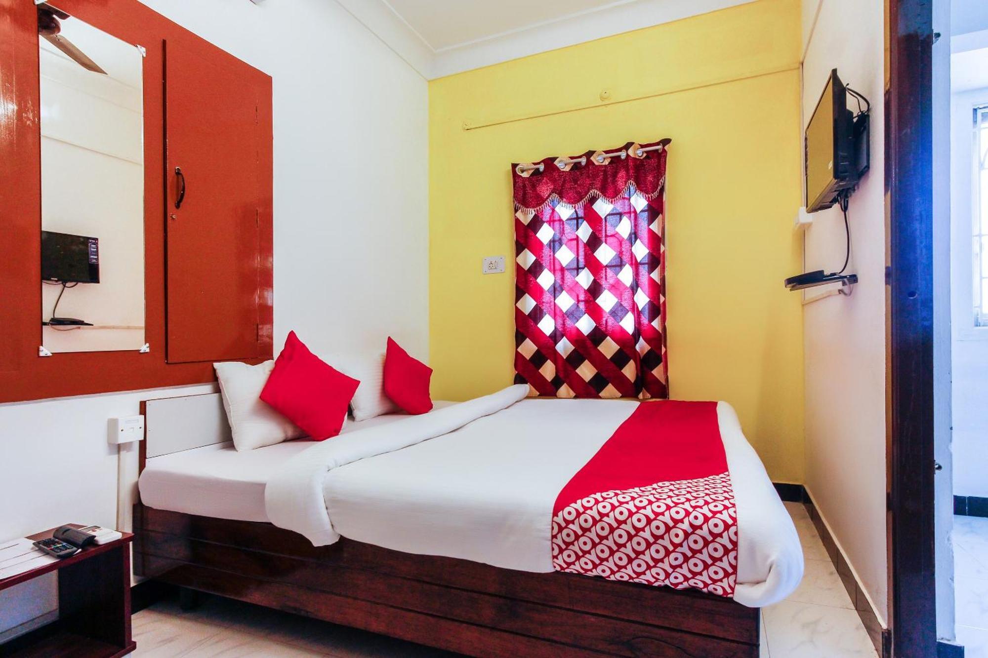 Hotel Lakshmi Narayana Салем Екстериор снимка